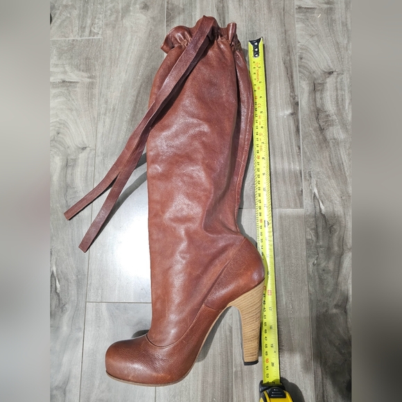 Marc by Marc Jacobs Knee-High Heel Brown Boots - Picture 5 of 8